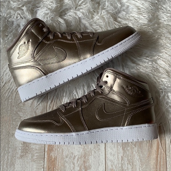 NWT Nike Air Jordan 1 special edition - Picture 4 of 8